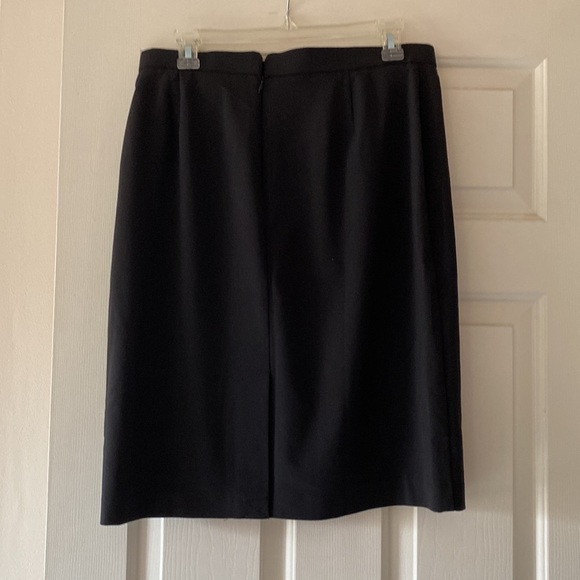 New pencil skirt, size 10 color black - Picture 2 of 2